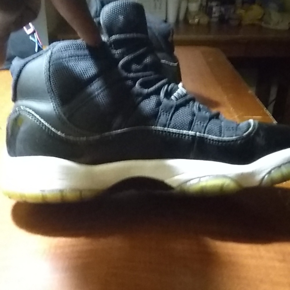Shoes - Picture 2 of 3